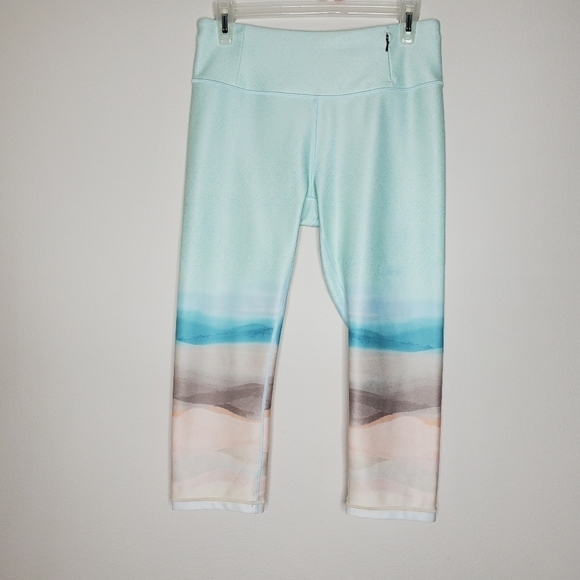 Calia By Carrie Underwood Green Landscape Printed Cropped Leggings - Picture 4 of 11